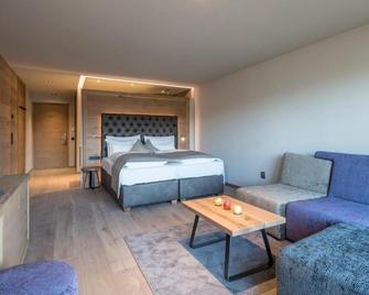 Hotel Madonna - Castelrotto - Bedroom