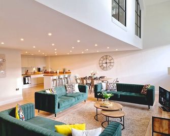 The Academy House by Bevolve - Shrewsbury - Oturma odası