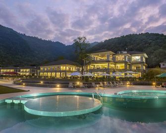 ماونتن جلوري فوريست ريزورت آند سبا، بوكهارا - بوخارا - مبنى