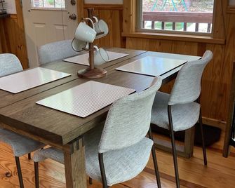 Almost Perfect Cabin - Lavonia - Dining room
