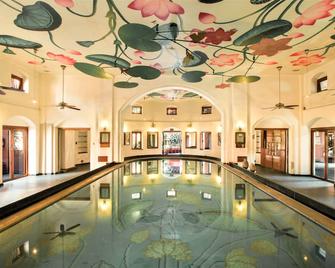 The House of MG - Ahmedabad - Pool