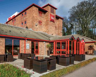 ibis London Luton Airport - Luton - Building