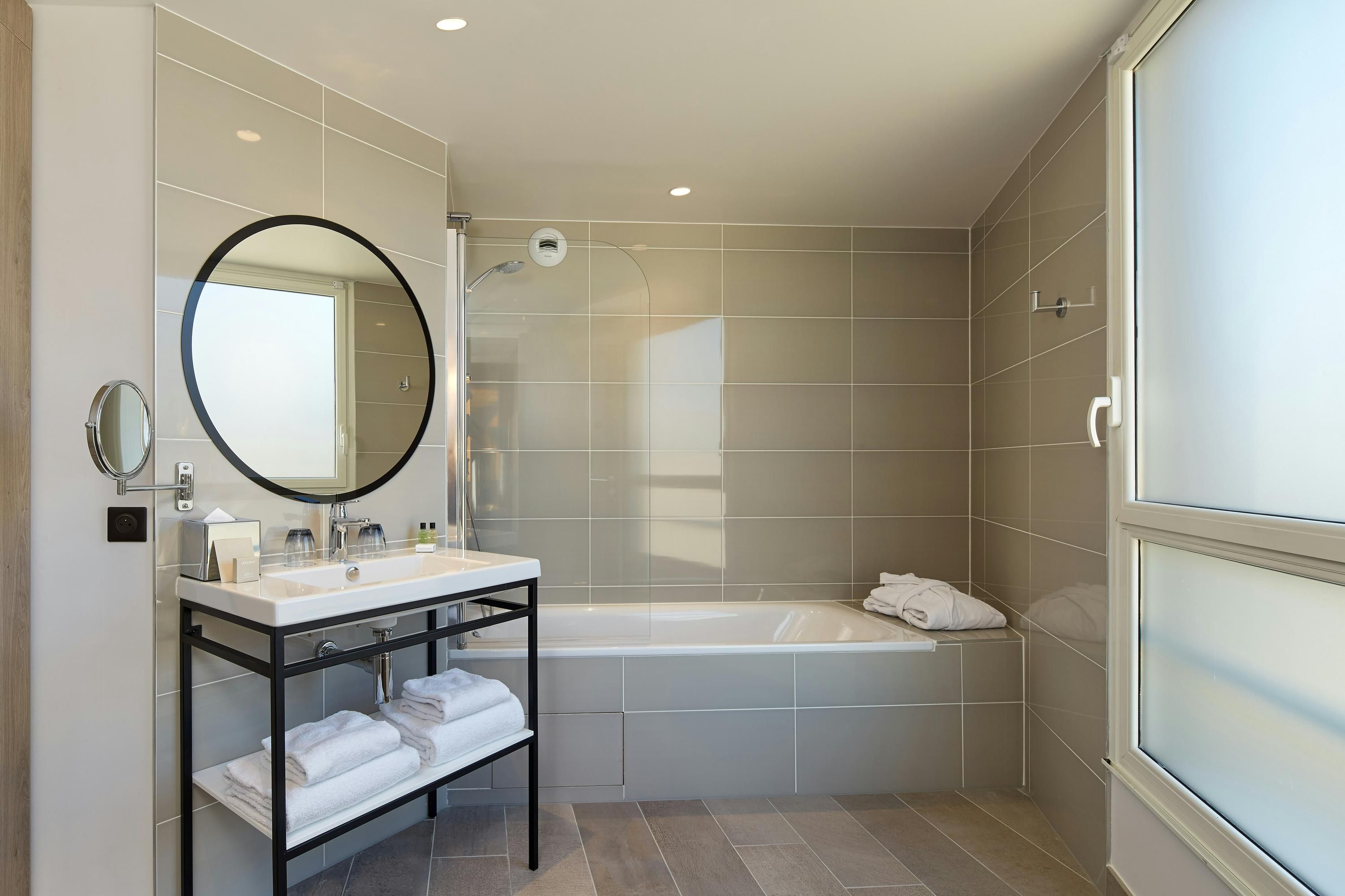 أوتوي برج إيفل