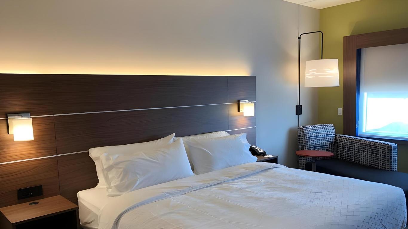 Holiday Inn Express & Suites Nashville North - Springfield By IHG