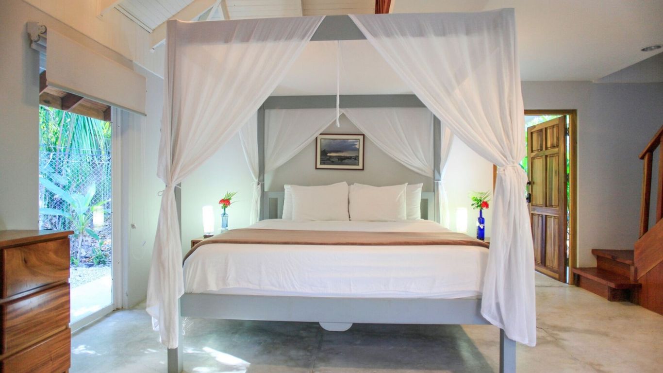 Casa Cecilia Beach Front