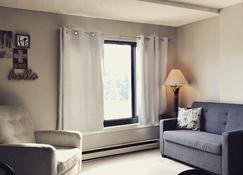 Silvercreek Lodge Offseason Rates From 79/Nt Monthly Rentals Welcome - Snowshoe - Living room