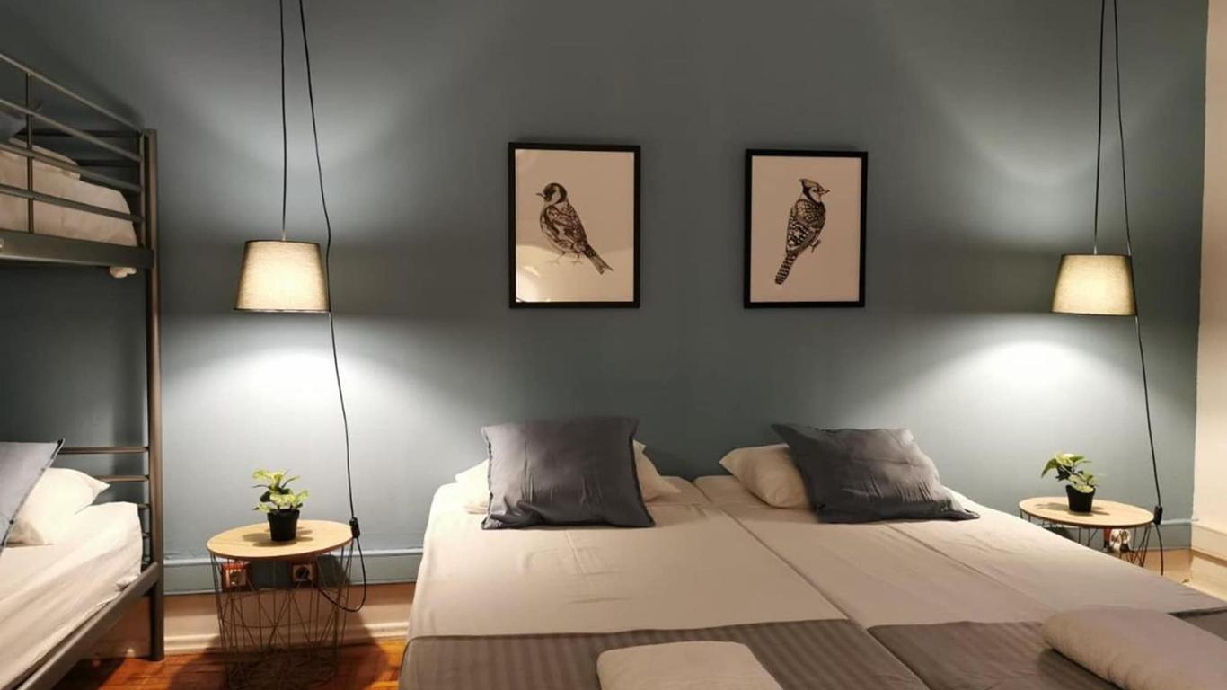 كاستيلو 63 - هوستيل آند سويتس