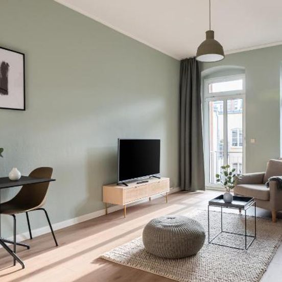 Living room view of Limehome Dresden Jordanstraße