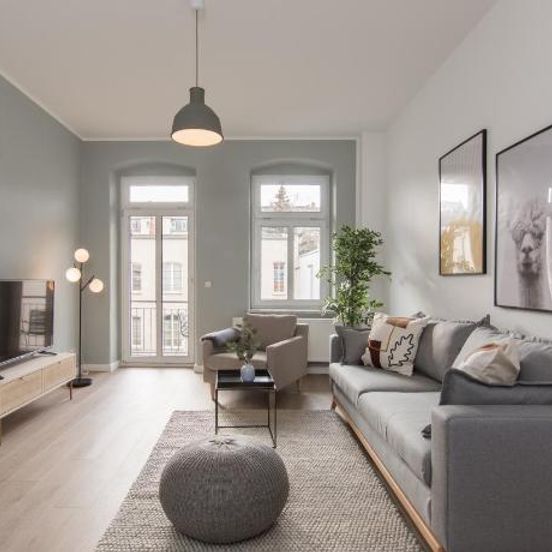 Living room view of Limehome Dresden Jordanstraße