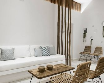 Arco Solium Suites - Klima - Living room