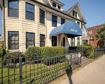 Modern Apartment in Black Rock- - Bridgeport - Building