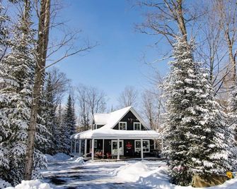 The Hidden Porch at Sir Sam's (hot tub & sauna) - Eagle Lake - Outdoors view