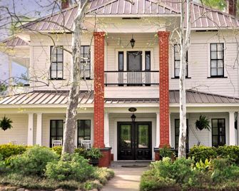 Luxurious Bed And Breakfast Vacation Ren - Huntington - Edificio
