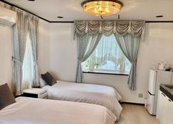 American Colonial Style Mansion - Hamada - Bedroom