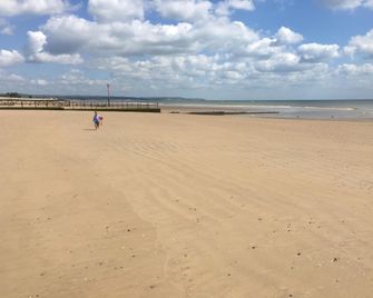 Ahoy There! - Hythe - Strand