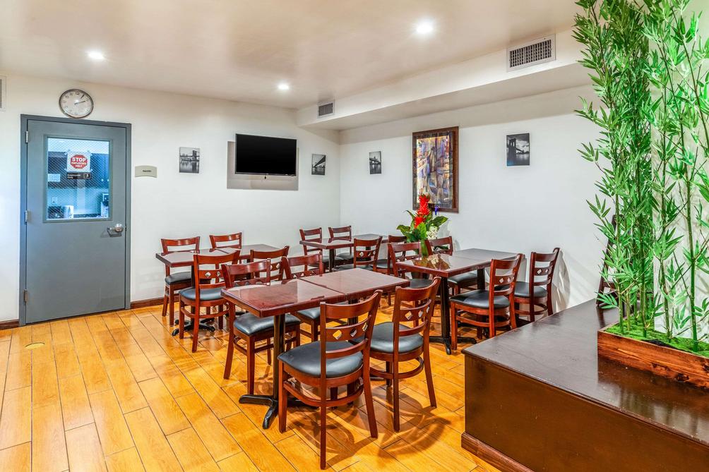 Quality Inn Near Sunset Park 90 1 4 3 Brooklyn Hotel Deals