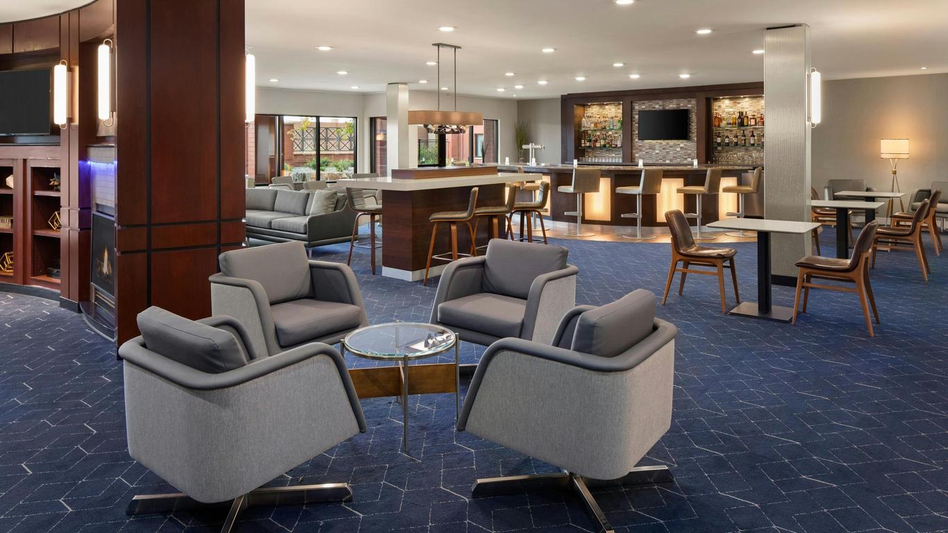 كورت يارد مينيابوليس سانت بول / روزفيل باي ماريوت