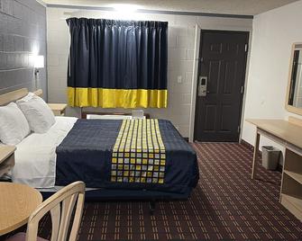 Sage & Sand Motel - Casper - Bedroom