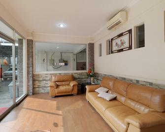 The Clover Residence - Yakarta - Sala de estar