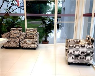 Escario Central Hotel - סבו סיטי - לובי