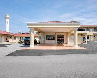 OYO 44094 Bangi Lanai Hotel - Bandar Baru Bangi - Edifício