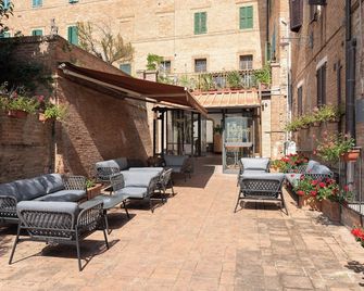 Hotel Ristorante Borgo Antico - Monteroni d'Arbia - Binnenhof