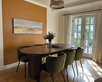 Cozy Manchester Hideaway with 2 Bedrooms - Manchester - Spisesal