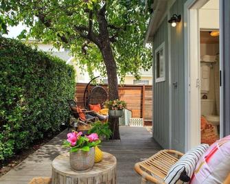 Stylish 2bed 2bath Culver Cottage with bicycles - Culver City - Patio