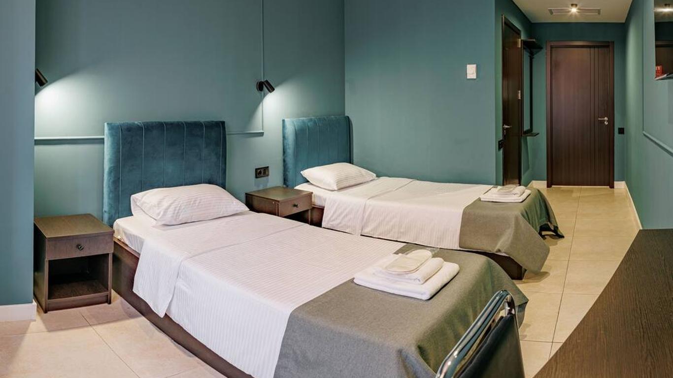 Route Hotel