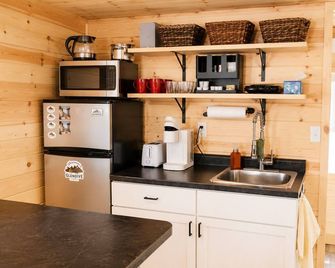 Private Tiny Cabin in Glendive Near Makoshika Park - Free Parking & WiFi - Glendive - Kuchyň