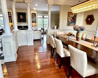 Chestnut Hills Farm - Flemington - Dining room