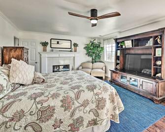 Fallbrook Home with Garden, Gazebo and Fire Pit! - Fallbrook - Bedroom