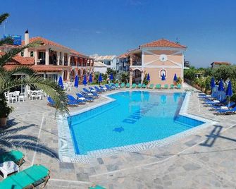 The Dream Studios To Oniro - Tragaki - Басейн