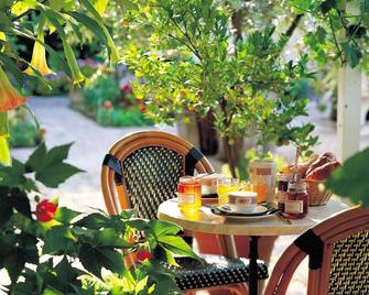 Hotel Diderot - Chinon - Innenhof