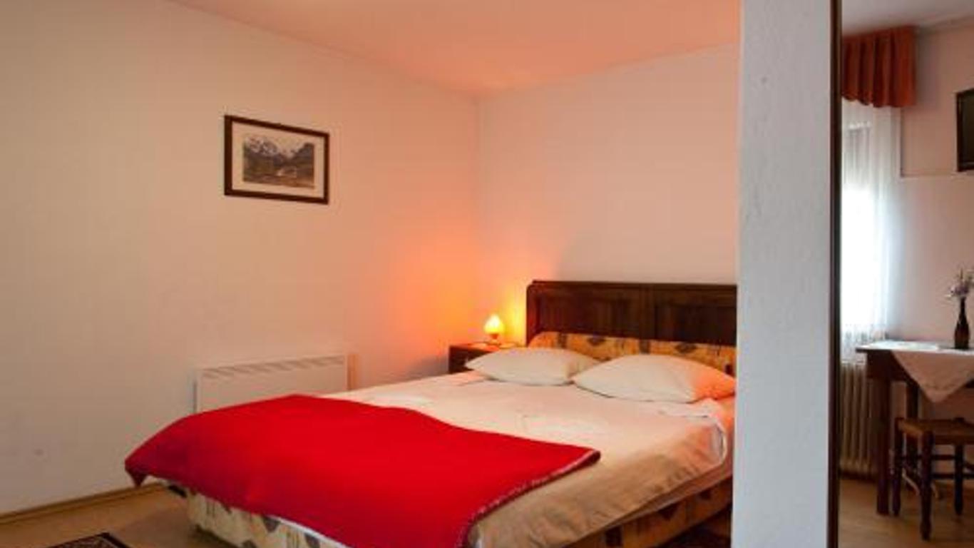 Rooms Pevc & Hostel Ljubno ob Savinji