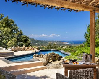 Petra Segreta Resort & Spa - San Pantaleo - Piscina