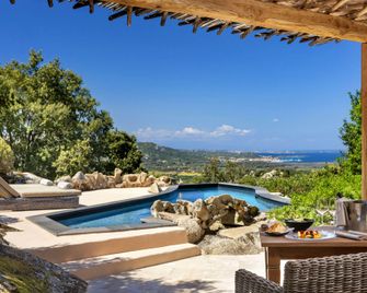 Petra Segreta Resort & Spa - San Pantaleo - Piscina