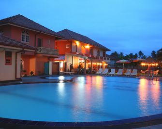 Paradise Holiday Village - Negombo - Basen