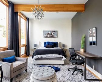 A Spacious Home With Amazing Views and Elevated Outdoor Spaces - Nashville - Quarto