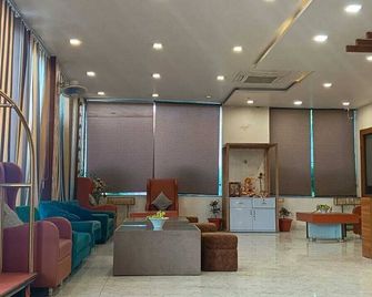 Hotel The Grand - Jabalpur - Lobby