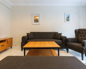 Sude Beach Resort Hotel - Gümüşlük - Wohnzimmer