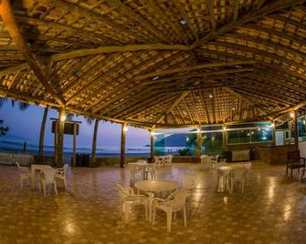 Pris Hotel - Sao Sebastiao - Restoran