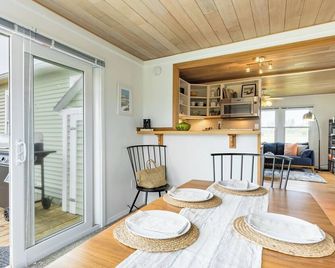 Swan Lake Cottage by Avantstay Views Fir - Oak Harbor