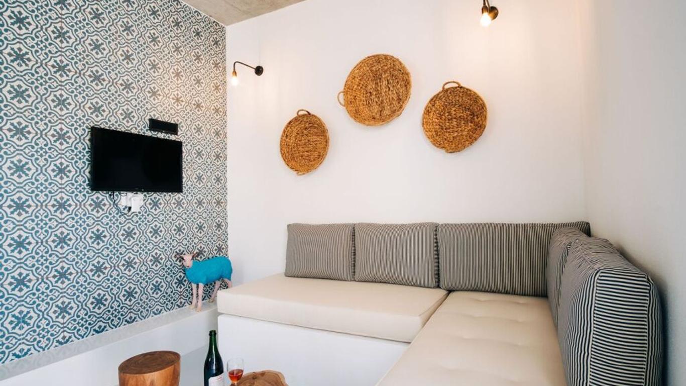 Mesanto Luxury Suites