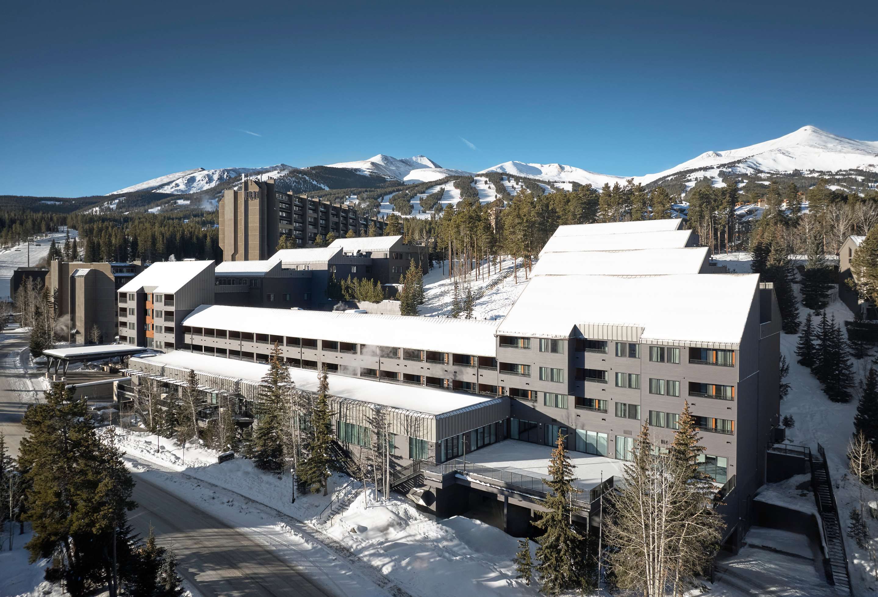 Hotel Alpenrock Breckenridge, Curio Collection by Hilton - ברקנרידג' - בניין