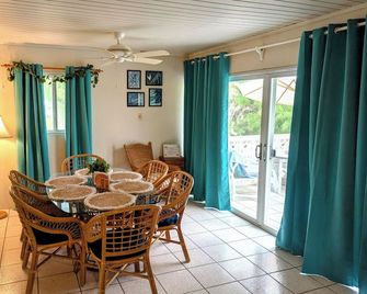 Oceanview Fully Air-conditioned Condo At Island Paradise in St. Kitts - Frigate Bay - Sala pranzo