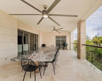 Beach Front Luxury 4 Bdrm Heated Pool Wifi - Punta Sam - Balcony