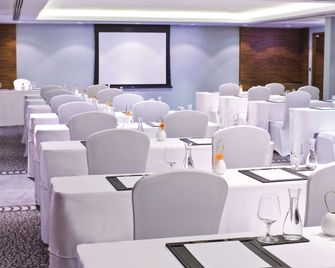 Avani Deira Dubai Hotel - Dubai - Meeting room
