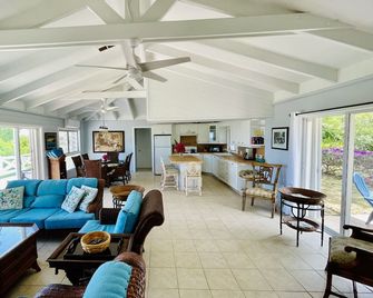 Secluded Hillside Home above Salt River National Park - Sea Views & Private Pool - Christiansted - Living room
