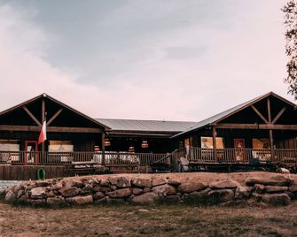 El Castell & El Castellito - 4 Cabins & 1 House - Llano